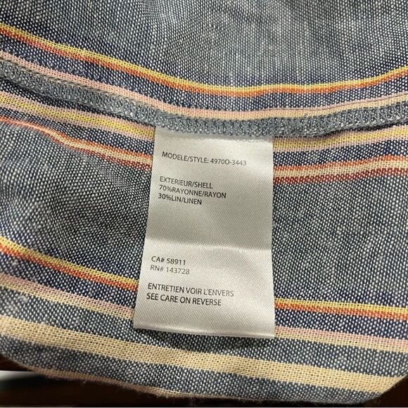 V-neck striped tank top with fake button closure - Picture 10 of 12